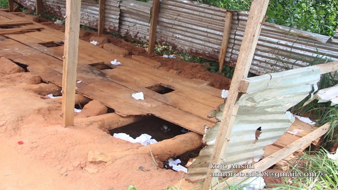 Ansah Kojo’s Facebook Post Exposes Deplorable Toilet “Atonko” Conditions at Adjena Senior High Technical School