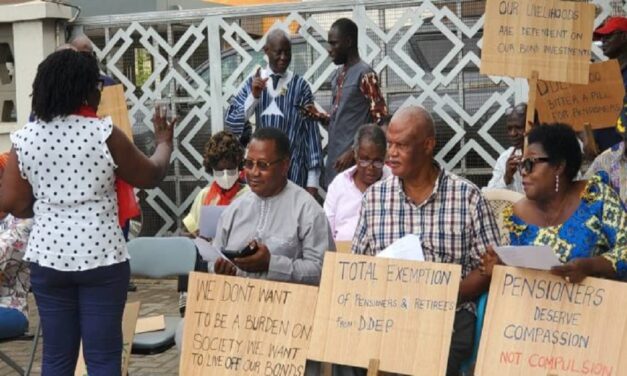 Pensioner Bondholders suspend picketing at Finance Ministry